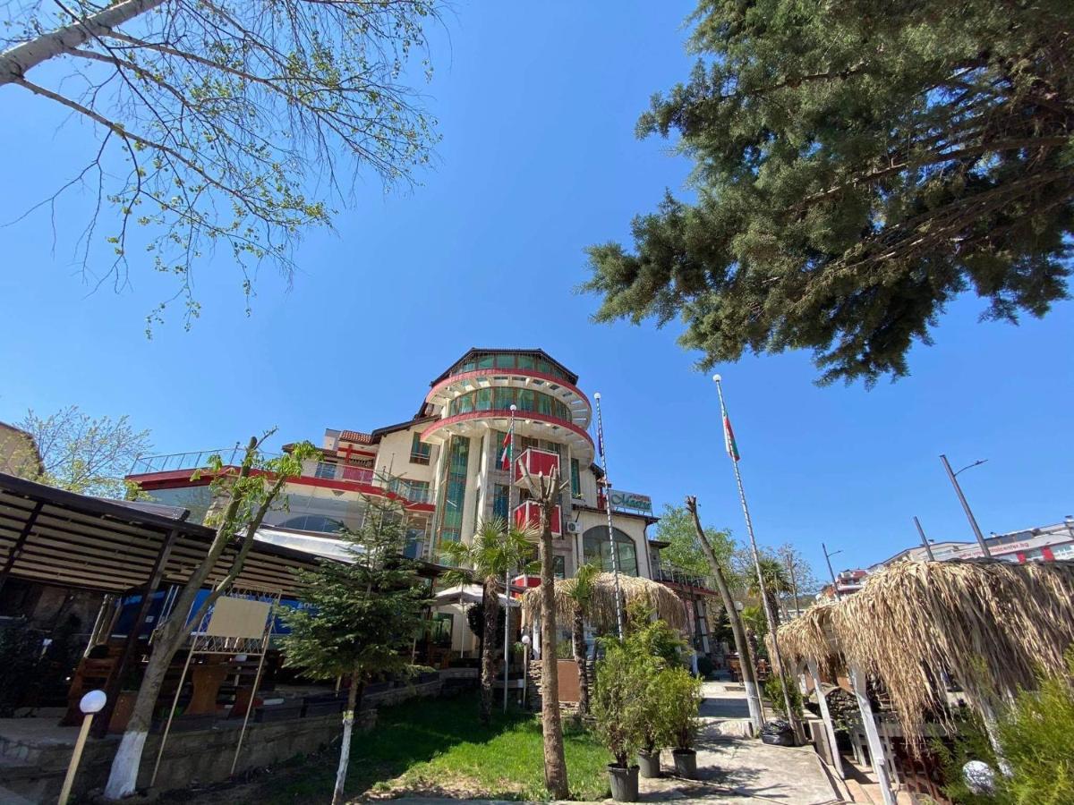 Meatsa Hotel Kŭrdzhali Exteriör bild