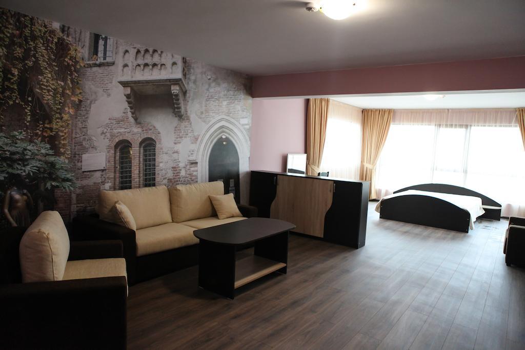 Meatsa Hotel Kŭrdzhali Rum bild
