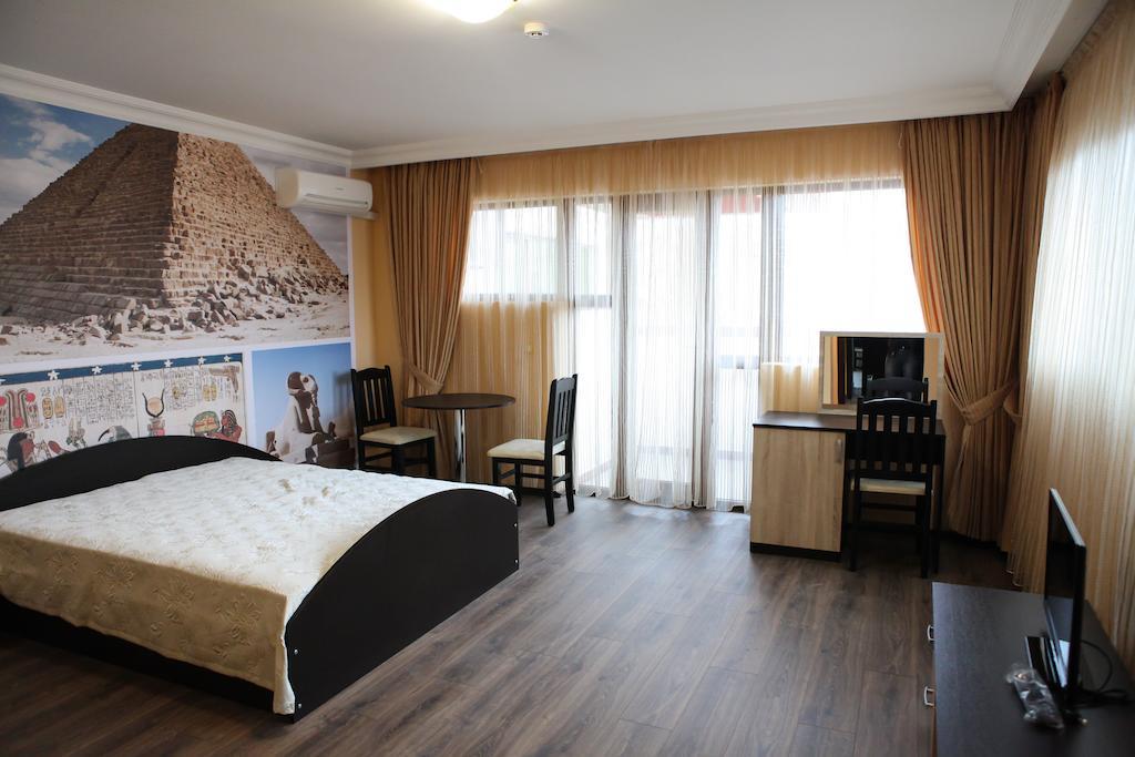 Meatsa Hotel Kŭrdzhali Rum bild